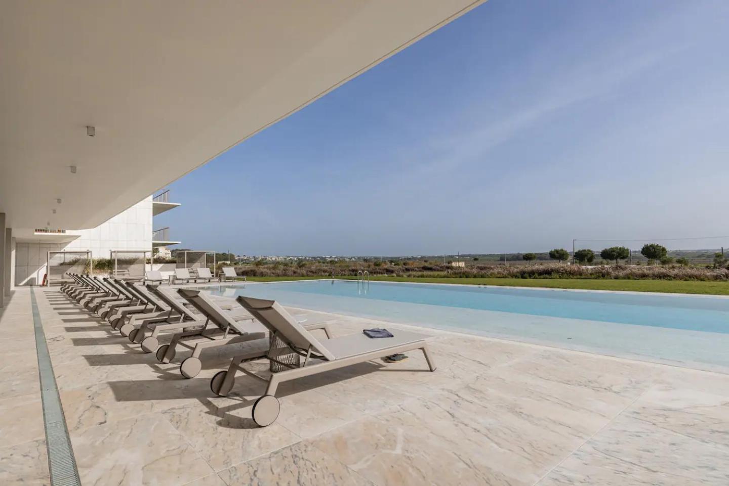 Bayline- Beachfront And Pool Armação de Pêra Kültér fotó